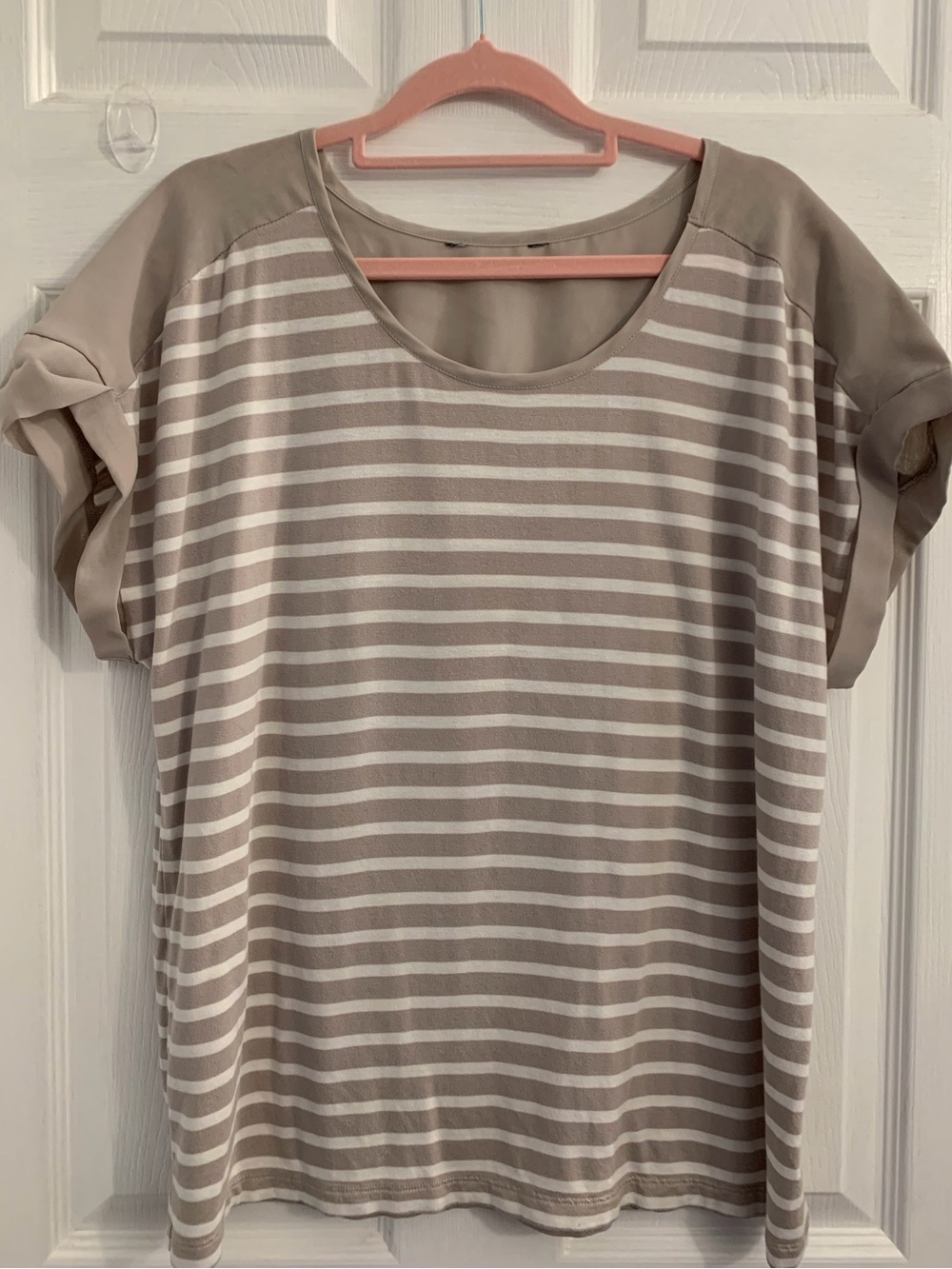 Striped Taupe & White Short Sleeve Women's Top. Size XL $10